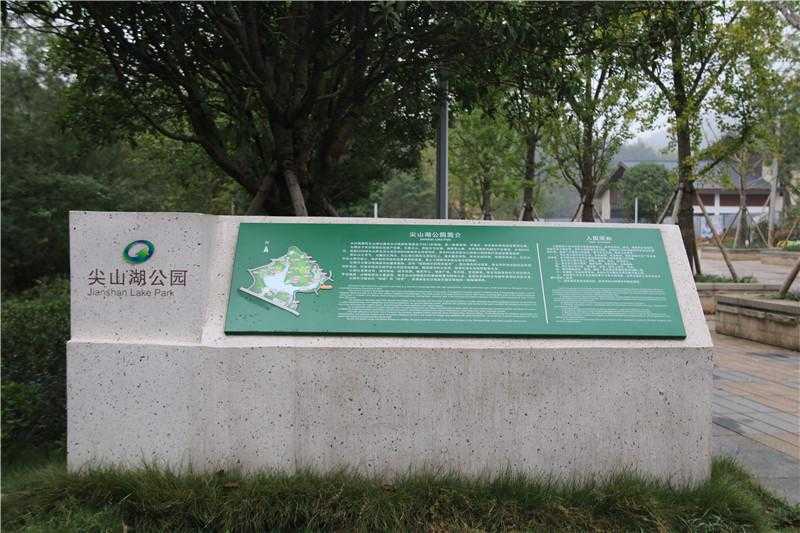 在標(biāo)牌制作中，我們需要注意哪些問題呢？